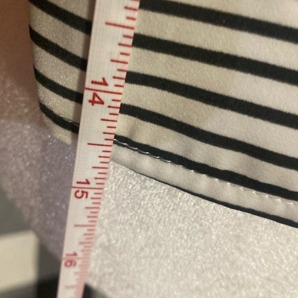 Banana Republic striped tube top with neck tie in size Large.NWT. Super cute 🥰 - Picture 3 of 8